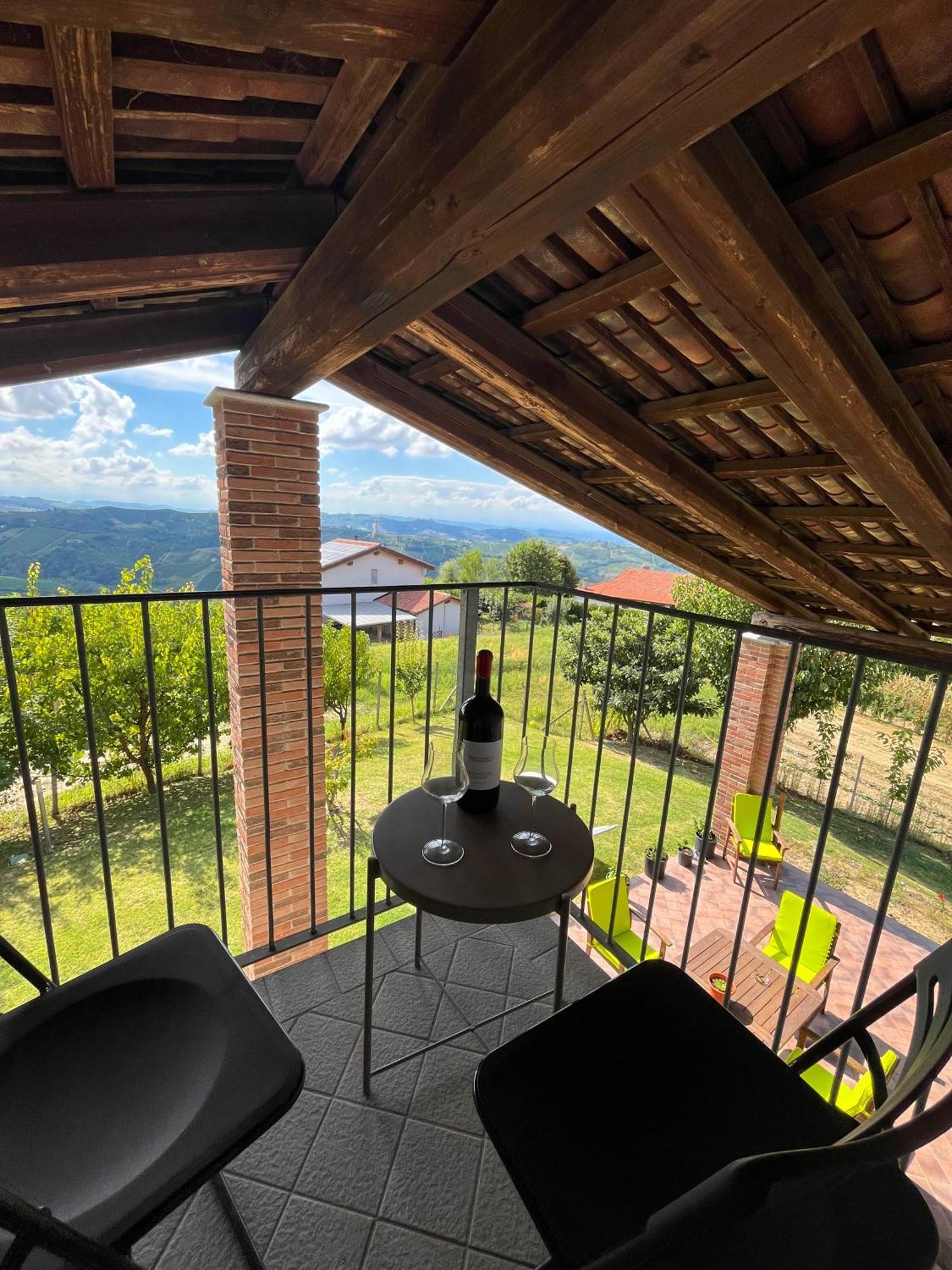 Il Girasole Apartments Treiso Exterior photo